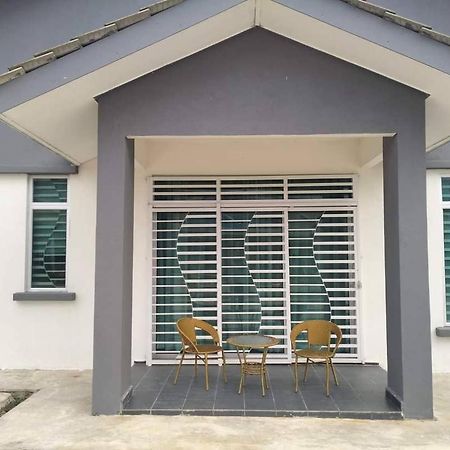 D'Sara Homestay Fully Furnished 3 Bedrooms All Aircond 2 Miles Centre Chukai Kültér fotó