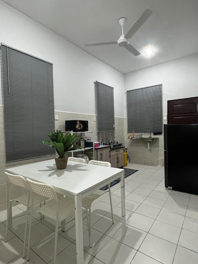 D'Sara Homestay Fully Furnished 3 Bedrooms All Aircond 2 Miles Centre Chukai Kültér fotó