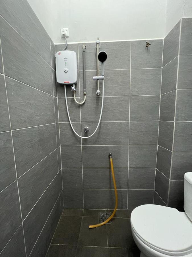 D'Sara Homestay Fully Furnished 3 Bedrooms All Aircond 2 Miles Centre Chukai Kültér fotó