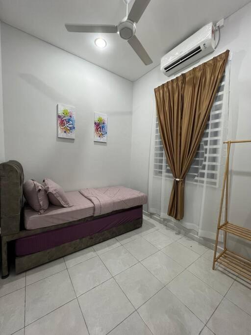 D'Sara Homestay Fully Furnished 3 Bedrooms All Aircond 2 Miles Centre Chukai Kültér fotó