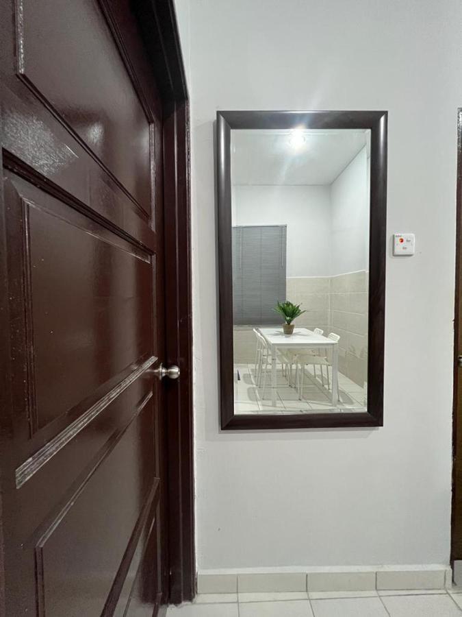D'Sara Homestay Fully Furnished 3 Bedrooms All Aircond 2 Miles Centre Chukai Kültér fotó