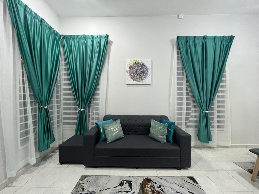 D'Sara Homestay Fully Furnished 3 Bedrooms All Aircond 2 Miles Centre Chukai Kültér fotó