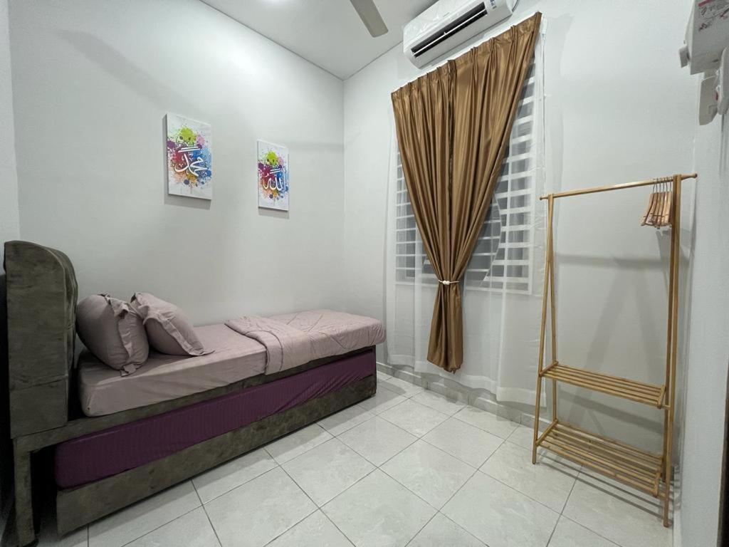 D'Sara Homestay Fully Furnished 3 Bedrooms All Aircond 2 Miles Centre Chukai Kültér fotó