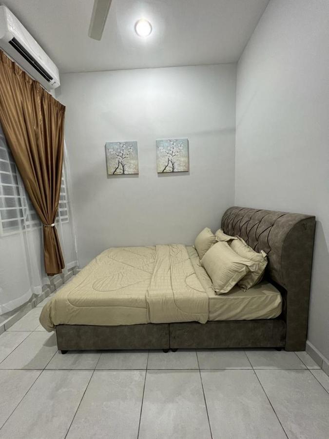 D'Sara Homestay Fully Furnished 3 Bedrooms All Aircond 2 Miles Centre Chukai Kültér fotó