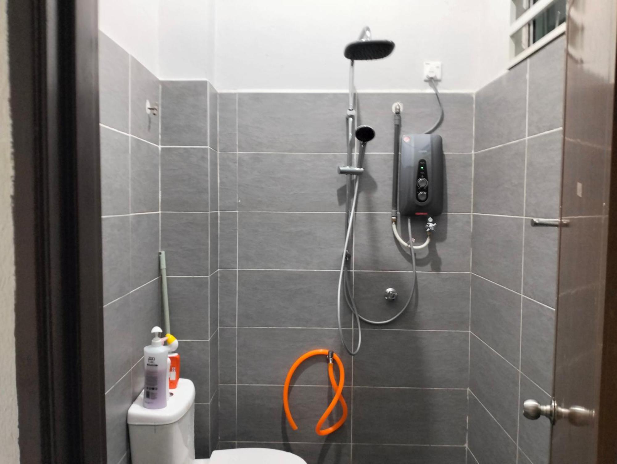 D'Sara Homestay Fully Furnished 3 Bedrooms All Aircond 2 Miles Centre Chukai Kültér fotó
